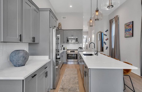 Tulane - Gravier House | 5 BR, Minutes to French Quarter & Superdome - Pool