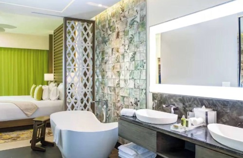 Puerto Juarez Hotel | 5 Diamond Resort Garza Blanca Cancun Jr. Suite All Inclusive Available