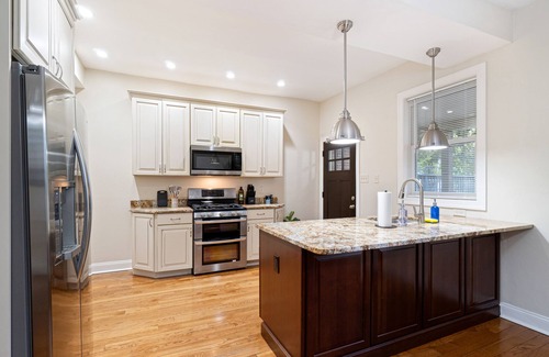 Point Breeze House | 5 King Bed Family Home - Frick Park - Bakery Square