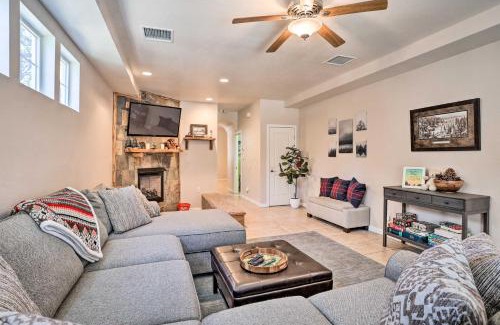 Big Bear City House | 5 Mi to Big Bear Lake Cozy Cottage with Hot Tub