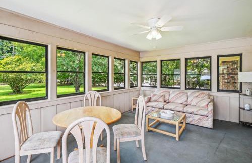 Myrtle Beach House | 5 Mi to Boardwalk Myrtle Beach Home Near Golfing