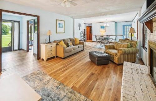 Myrtle Beach House | 5 Mi to Boardwalk Myrtle Beach Home Near Golfing