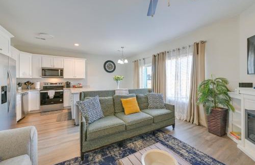 Harrisburg House | 5 Mi to Charlotte Motor Speedway Cozy Townhome