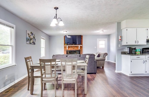 Fayetteville House | 5 Mi to Dtwn: Family-Friendly Fayetteville Home!