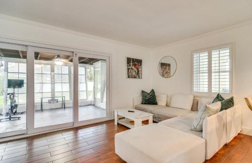 Shore Acres House | 5 Mi to Dtwn Pet-Friendly Home in St Petersburg!