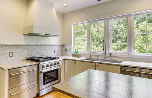 York House | 5 Mi to Dtwn York: Spacious Family Home