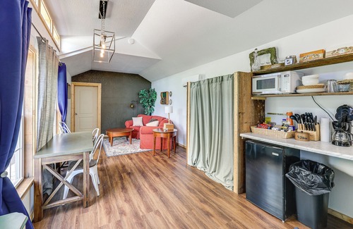 Royal Cabin | 5 Mi to Lake Ouachita: Peaceful Cabin Retreat