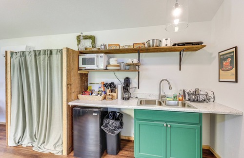 Royal Cabin | 5 Mi to Lake Ouachita: Peaceful Cabin Retreat