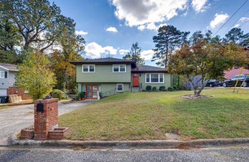 New Castle House | 5 Mi to Trussville Birmingham Home with Balcony