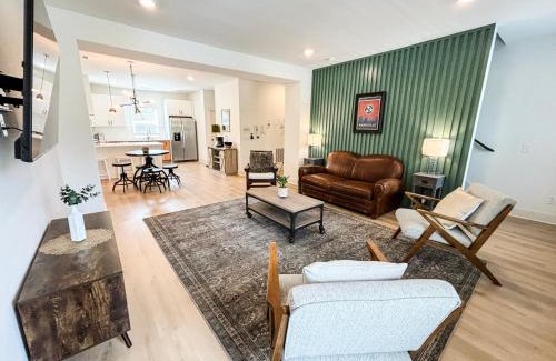 Donelson House | 5 Min To Broadway Game Air Hockey Parking