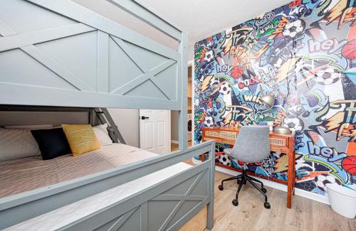 Westfield House | 5 min to Grand Park, Ranch Style Home with King Bed, FirePit, Ping Pong, & Fun Games