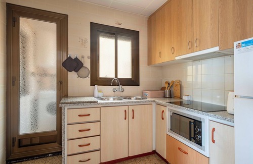 Sant Adria de Besos Apartment | 5 Min. to the sea and 15 Min. to Barcelona Center