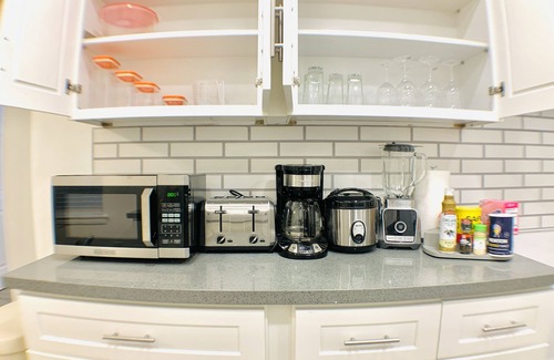 Bakersfield House | 5 min Walk to Panorama Bluffs! Preserve Trails Family-sized House 5 Beds Sleep 9