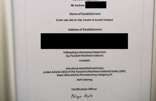 Belfast House | 5 mins cab ride to City Centre in tourist hotspot