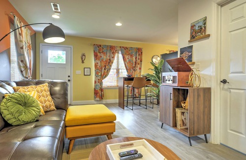Chattanooga House | 5 mins to DT, family friendly, hot tub, arcade, sleeps 8, fully fenced yard.