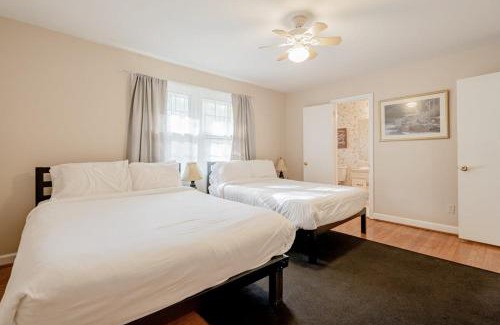 Forest Acres House | 5 mins to Fort Jackson - The Wooded Hilltop Ranch