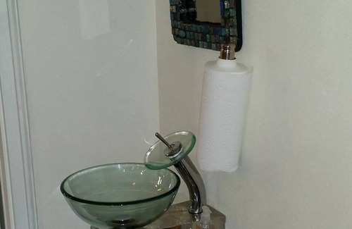 Dale Apartment | 5 minutes from Holiday World/Splashin' Safar - sleeps 16 Holiday Guest House