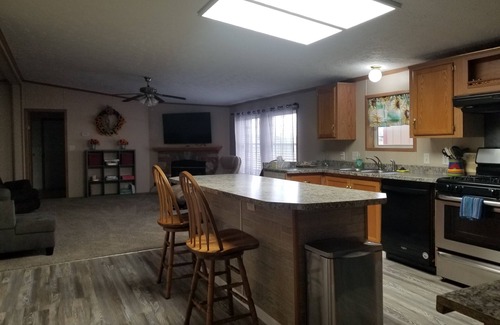 Lawrence House | 5 minutes to Kansas University and downtown Lawrence, KS