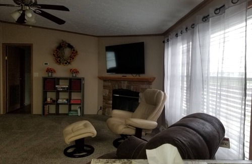 Lawrence House | 5 minutes to Kansas University and downtown Lawrence, KS