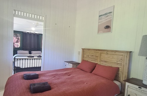 Qunaba Other | 5 minutes to Mon Repo and Bargara!