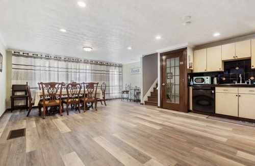 Duluth House | 5 minutes to shopping mall restaurants and highway