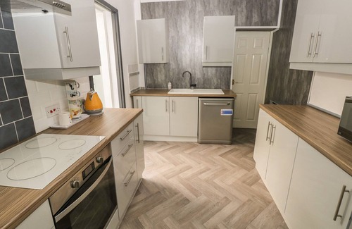 Llanelli House | 5 PONTARDULAIS ROAD, pet friendly, with hot tub in Llangennech