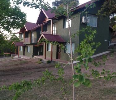 La Falda House | 5 Senderos