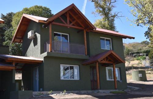 La Falda House | 5 Senderos