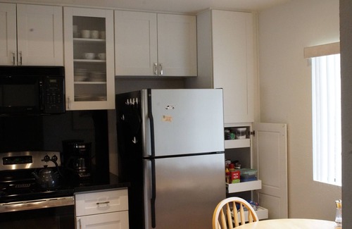 Palm Springs Condo | 5 STAR ACCOMIDATIONS AT A 2 STAR PRICEnDISCOUNT 1000 ON 2 MONTH RENTALS