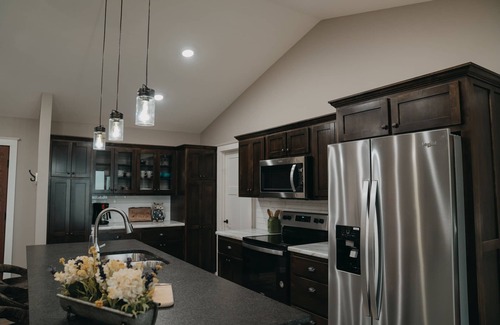 Russellville House | 5 STAR Gorgeous Mountaintop Cottage