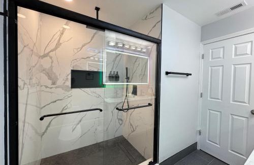 Des Plaines Villa | 5 Star Luxury Stay Near Chicago O'hare