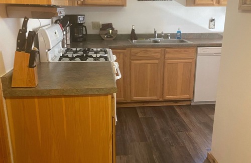 Warrens Villa | 5 Star Reviews! Very Clean!