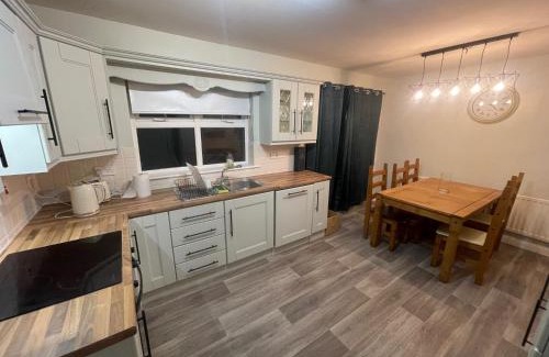 Strabane House | 50 Lampton Court