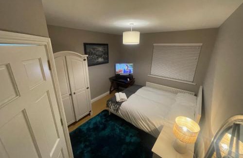 Strabane House | 50 Lampton Court