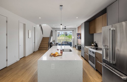 South Scottsdale House | 50 Shades - Heart of Old Town - Putting Green