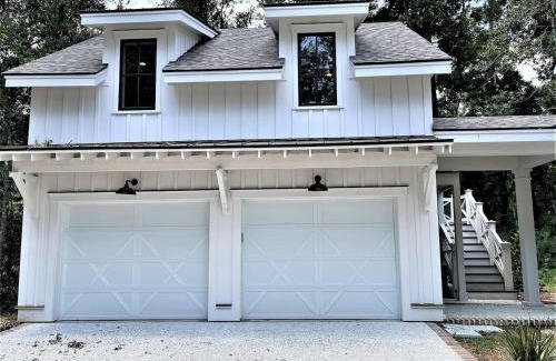 Olde Town Apartment | 50 Stock Farm Rd - Charming Old Town Bluffton