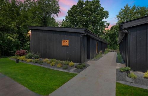 Thiensville House | 500 House - Unit A townhouse