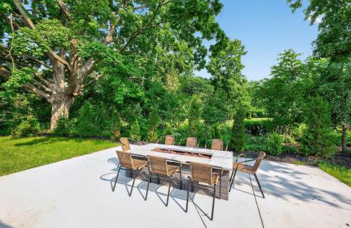 Thiensville House | 500 House - Unit A townhouse