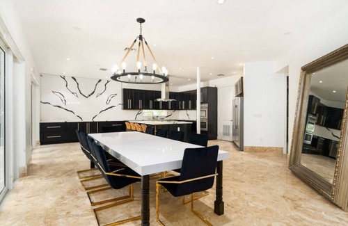 Dania Beach Villa | 5000Sf Luxe Mansion/Heated pool/Gameroom - N