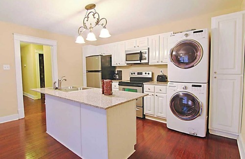 Florence Apartment | 501#D - Right Downtown with Balcony/Full Kitchen!