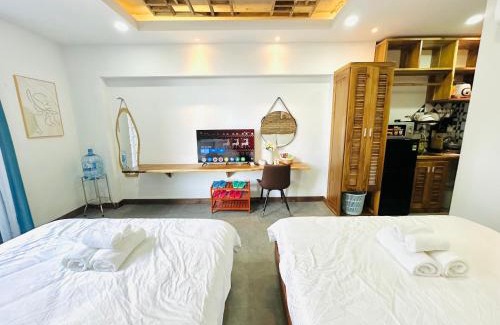 Ninh Kieu Apartment | 505MSNK Luxe Twin Studio I Balcony & Kitchen