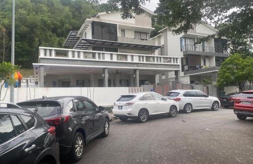 Bayan Lepas House | 50PAX 9BR Villa Kids Swimming Pool, KTV, BBQ n Pool Tables near SPICE Arena Penang 9800 SQFT