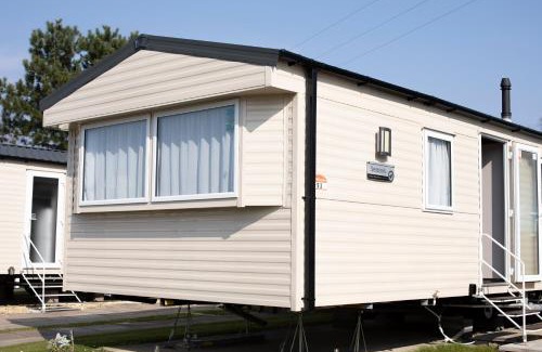 Hamworthy House | 51 Lytchett Bay View, 3 bed, Rockley Park Poole