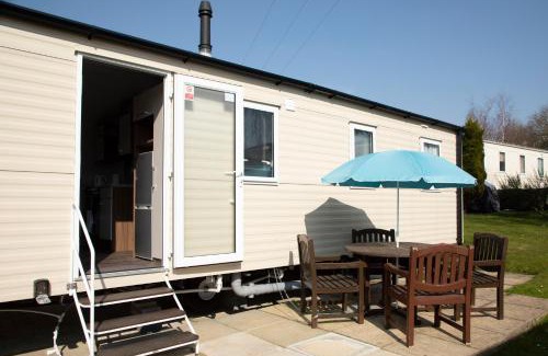 Hamworthy House | 51 Lytchett Bay View, 3 bed, Rockley Park Poole