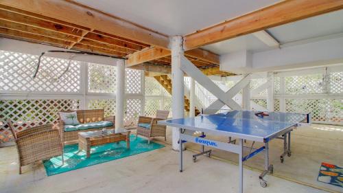 Pelican Bay House | 55 Pelican Bay by AvantStay Easy Beach Access Shared Pool Lagoon Fishing