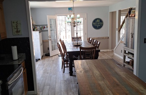 Wedowee House | 5bd/2ba lakefront home with dock, close to town