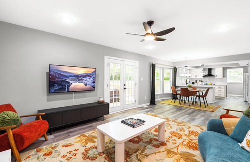 North Raleigh House | 5BD Raleigh Delight - BBQ, Billiards & Backyard