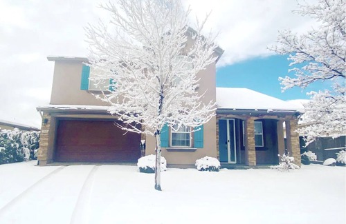 Sun Valley House | 5BDR winter getaway with amazing views. Only 30 miles to ski resorts