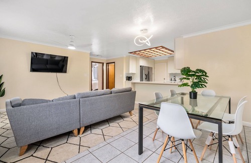 Ewa House | 5BR/3BA Ewa Beach Home - Sleeps 10, WiFi, A/C + Walk to Beach & Golf