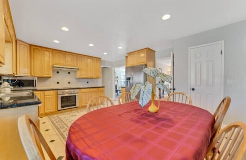 Berry Park House | 5BR/3BA Family Friendly Home in San Jose